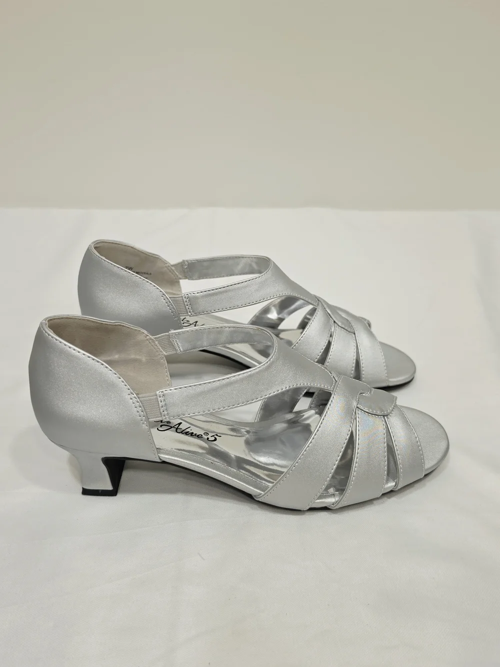 easy street Silver Satin Essie Wide Size 7 Strappy Low Heel Sandals
